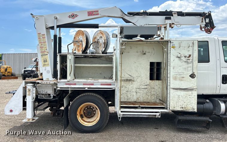 image for item EG0702 2007 International  7300 SFA Crew Cab utility / service truck