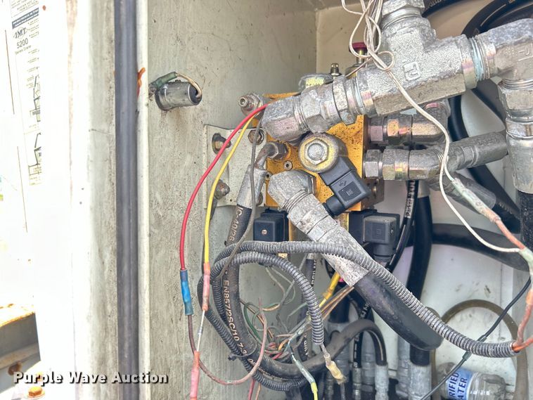 image for item EG0702 2007 International  7300 SFA Crew Cab utility / service truck