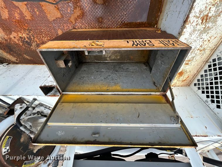 image for item EG0702 2007 International  7300 SFA Crew Cab utility / service truck