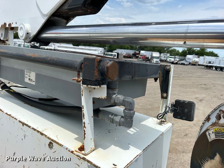 image for item EG0702 2007 International  7300 SFA Crew Cab utility / service truck