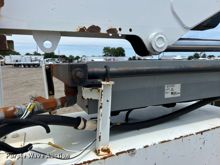 image for item EG0702 2007 International  7300 SFA Crew Cab utility / service truck