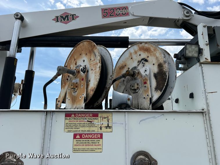 image for item EG0702 2007 International  7300 SFA Crew Cab utility / service truck