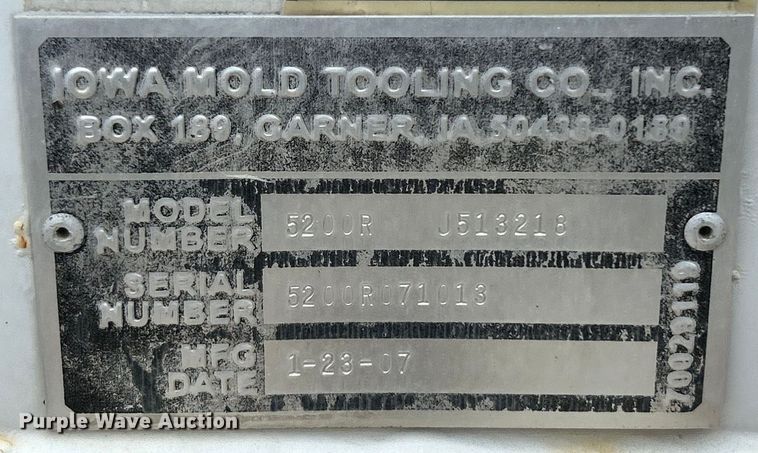 image for item EG0702 2007 International  7300 SFA Crew Cab utility / service truck