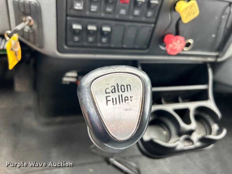 image for item EG0702 2007 International  7300 SFA Crew Cab utility / service truck