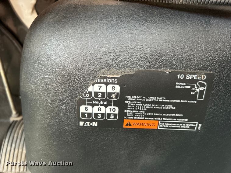 image for item EG0702 2007 International  7300 SFA Crew Cab utility / service truck