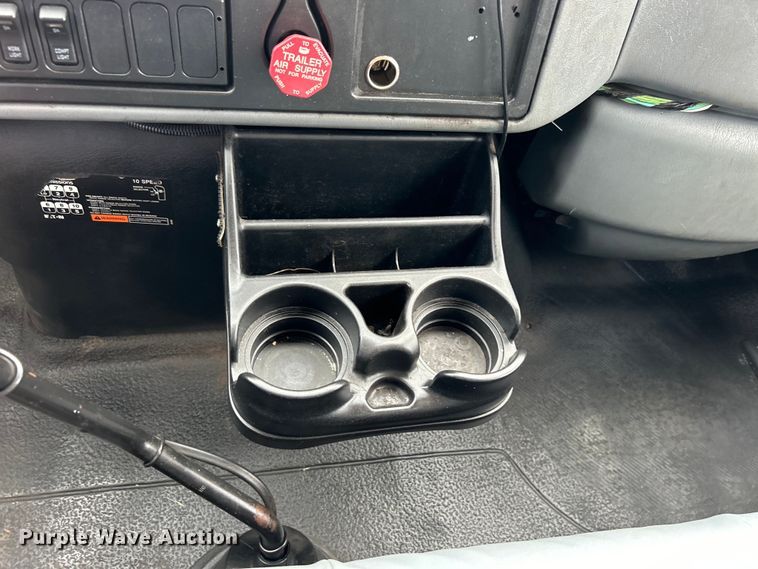 image for item EG0702 2007 International  7300 SFA Crew Cab utility / service truck