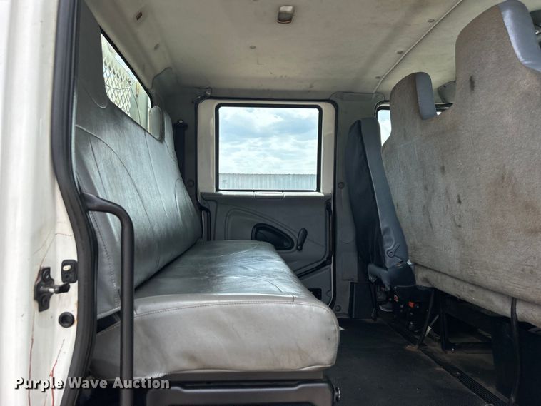 image for item EG0702 2007 International  7300 SFA Crew Cab utility / service truck