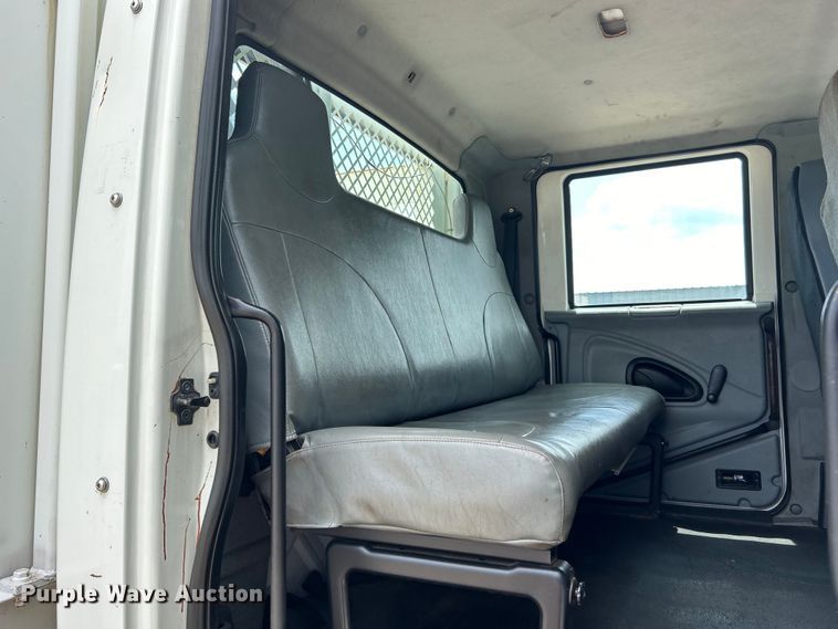 image for item EG0702 2007 International  7300 SFA Crew Cab utility / service truck