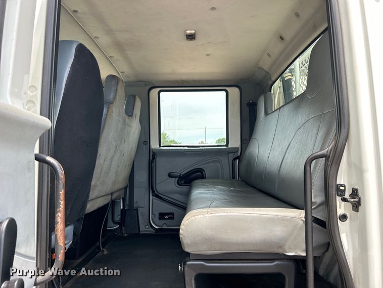 image for item EG0702 2007 International  7300 SFA Crew Cab utility / service truck