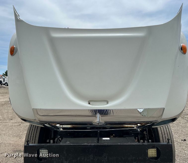 image for item EG0702 2007 International  7300 SFA Crew Cab utility / service truck