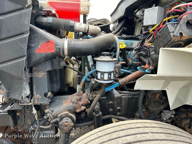 image for item EG0702 2007 International  7300 SFA Crew Cab utility / service truck