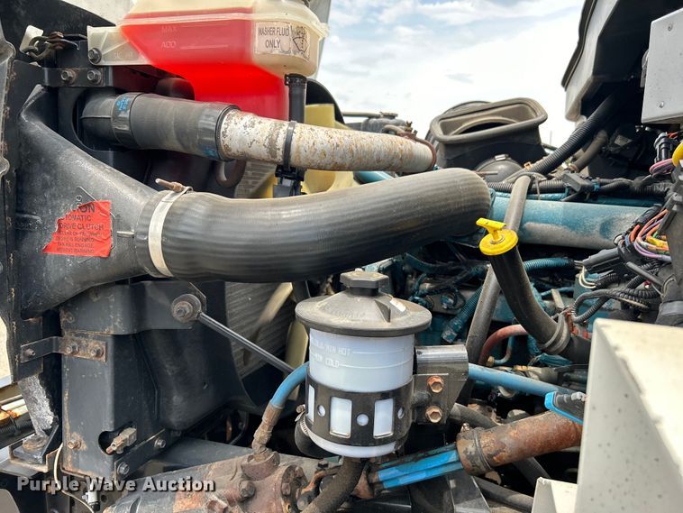 image for item EG0702 2007 International  7300 SFA Crew Cab utility / service truck