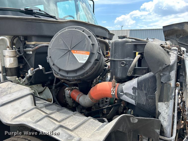 image for item EG0702 2007 International  7300 SFA Crew Cab utility / service truck