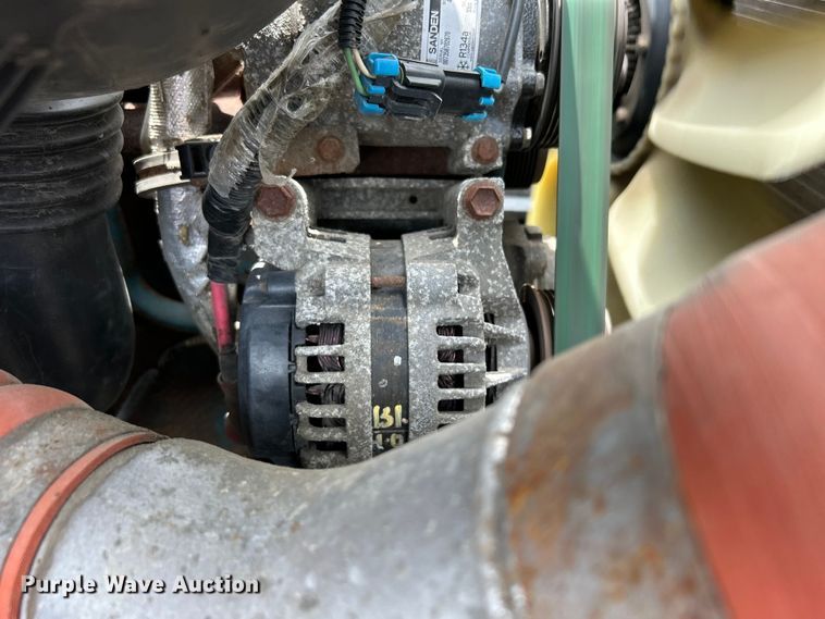 image for item EG0702 2007 International  7300 SFA Crew Cab utility / service truck