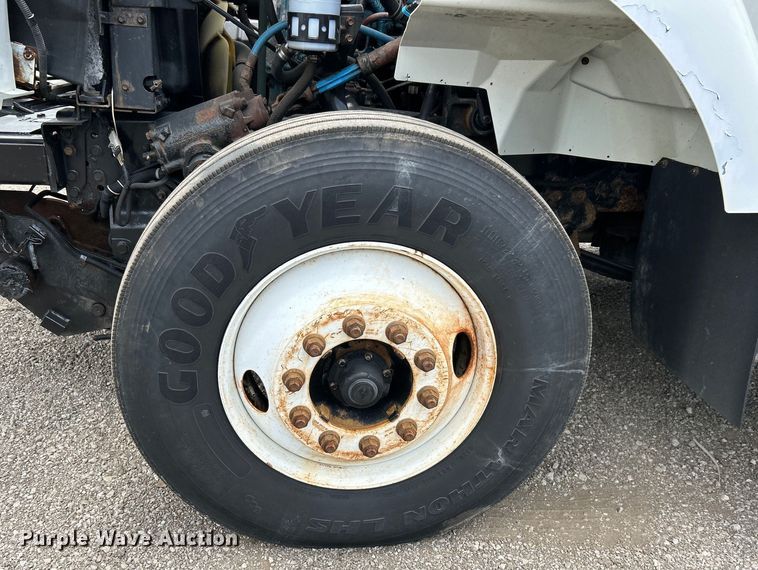 image for item EG0702 2007 International  7300 SFA Crew Cab utility / service truck