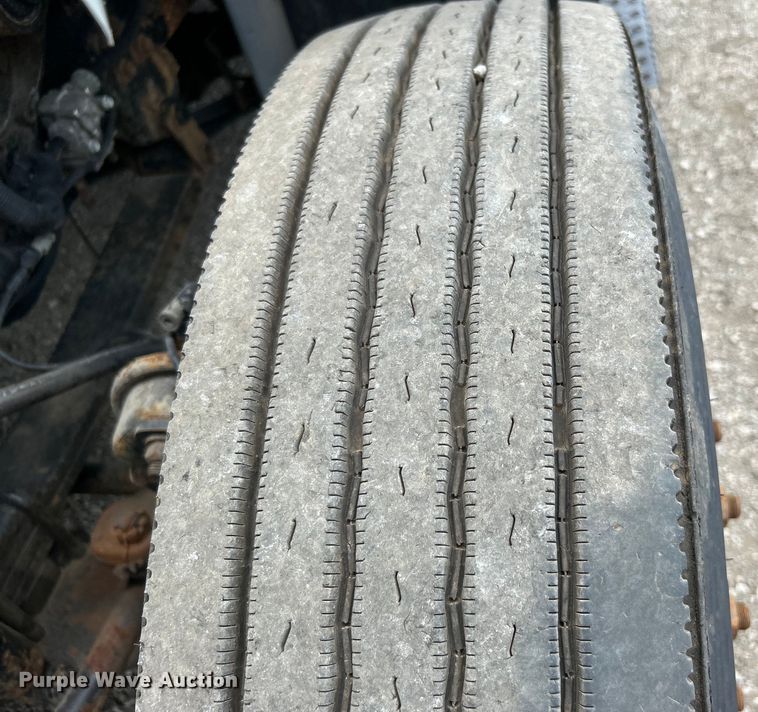 image for item EG0702 2007 International  7300 SFA Crew Cab utility / service truck