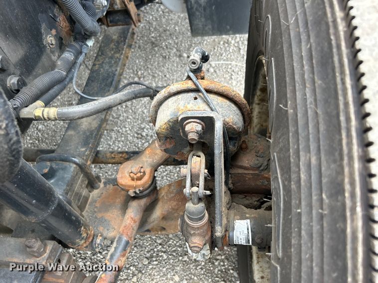 image for item EG0702 2007 International  7300 SFA Crew Cab utility / service truck