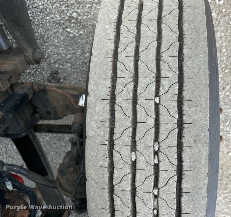 image for item EG0702 2007 International  7300 SFA Crew Cab utility / service truck