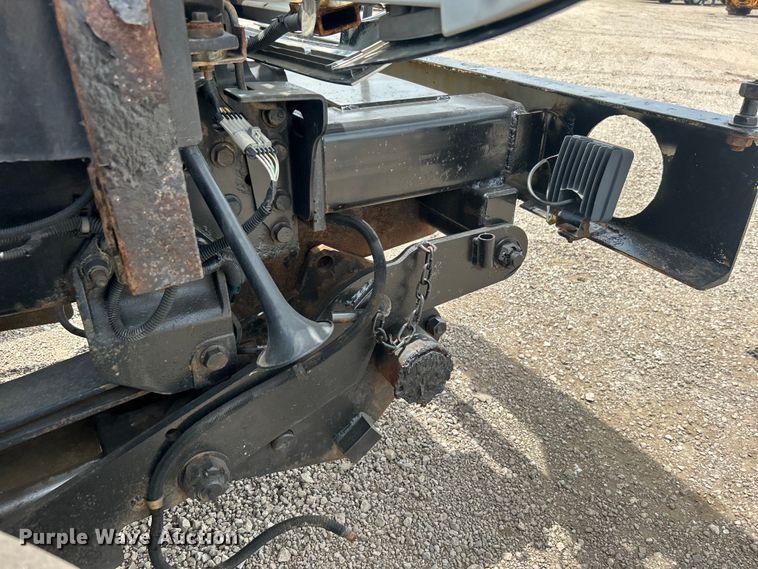 image for item EG0702 2007 International  7300 SFA Crew Cab utility / service truck