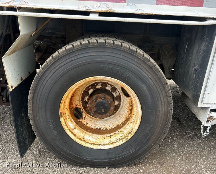 image for item EG0702 2007 International  7300 SFA Crew Cab utility / service truck