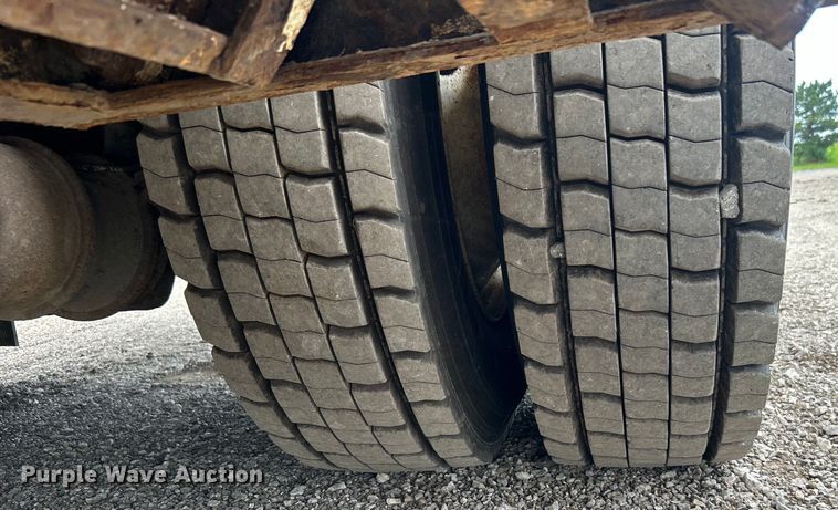 image for item EG0702 2007 International  7300 SFA Crew Cab utility / service truck