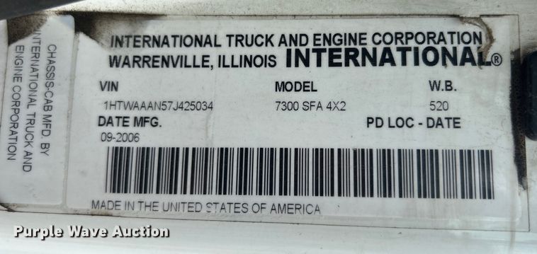 image for item EG0702 2007 International  7300 SFA Crew Cab utility / service truck