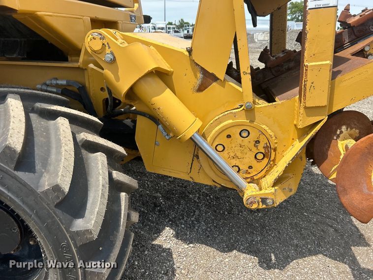 image for item EG0704 2007 Vermeer RTX1250 trencher