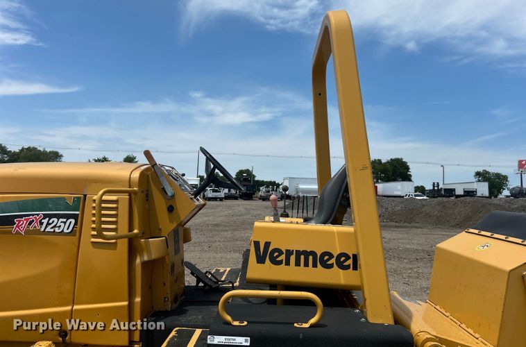 image for item EG0704 2007 Vermeer RTX1250 trencher