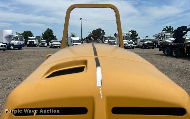 image for item EG0704 2007 Vermeer RTX1250 trencher