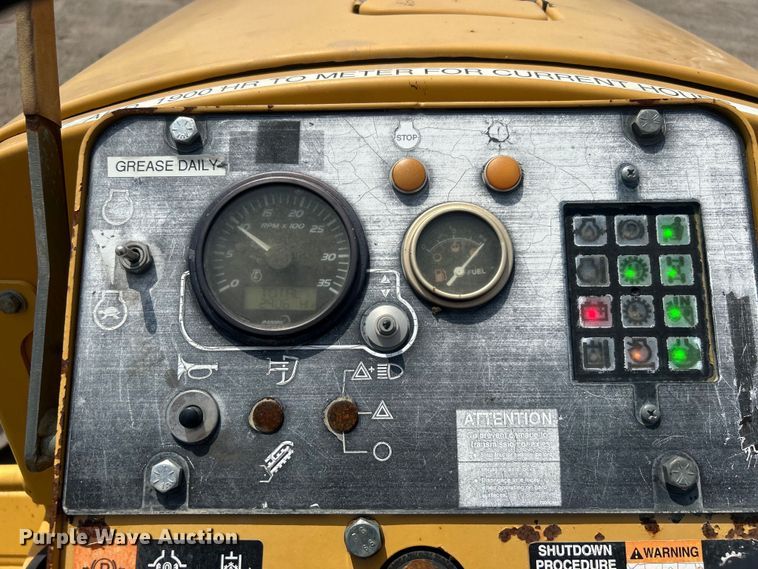 image for item EG0704 2007 Vermeer RTX1250 trencher