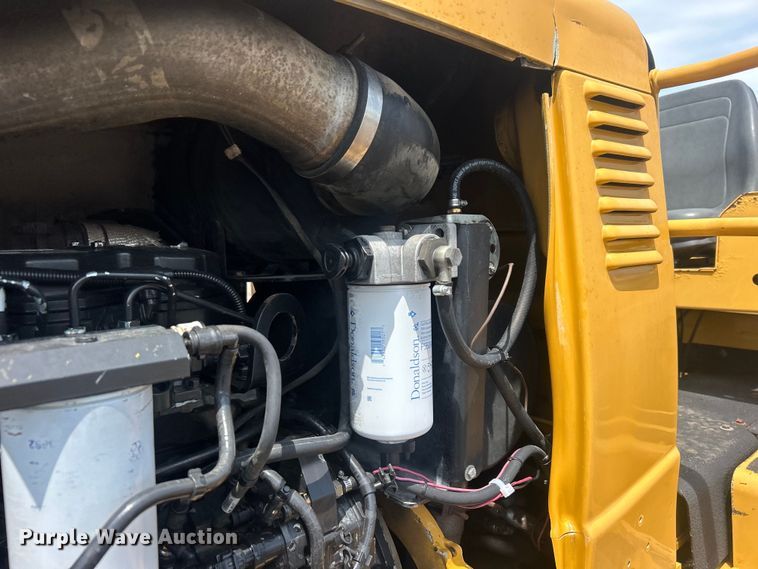 image for item EG0704 2007 Vermeer RTX1250 trencher