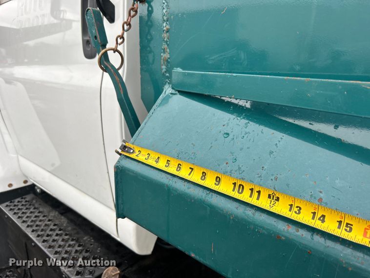 image for item EG1506 2007 Chevrolet  C6500 dump truck