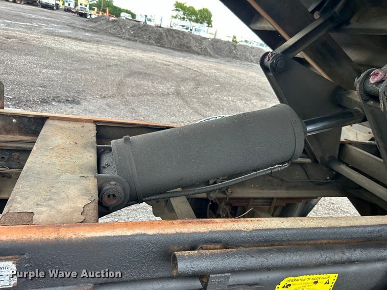 image for item EG1506 2007 Chevrolet  C6500 dump truck