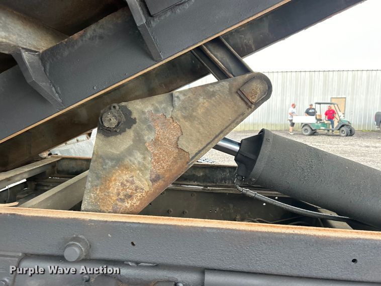 image for item EG1506 2007 Chevrolet  C6500 dump truck