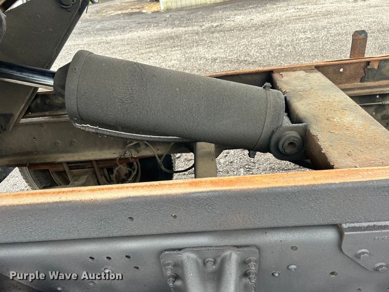 image for item EG1506 2007 Chevrolet  C6500 dump truck