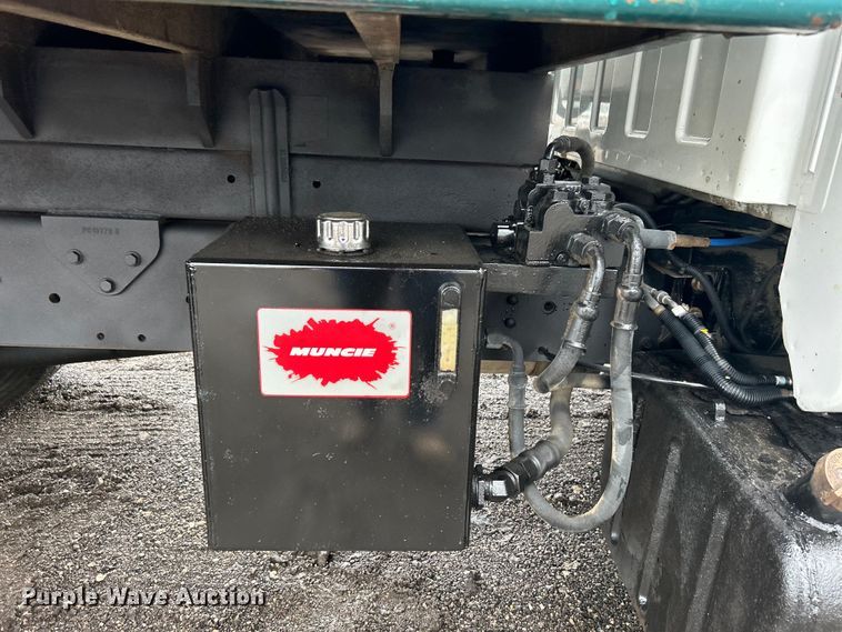 image for item EG1506 2007 Chevrolet  C6500 dump truck