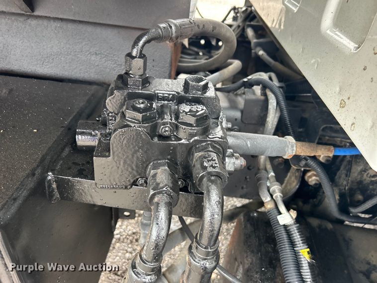 image for item EG1506 2007 Chevrolet  C6500 dump truck