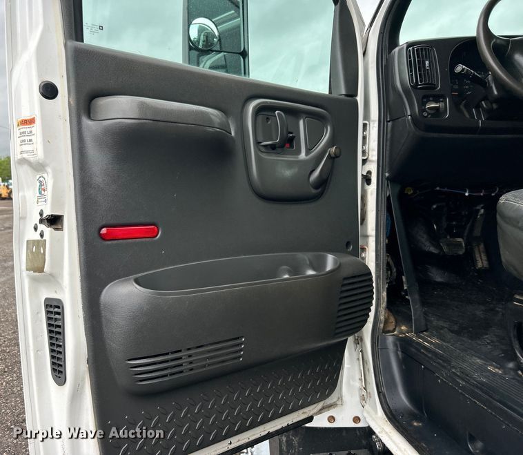 image for item EG1506 2007 Chevrolet  C6500 dump truck