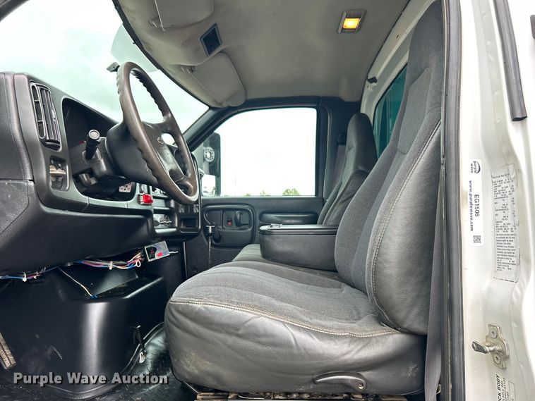 image for item EG1506 2007 Chevrolet  C6500 dump truck