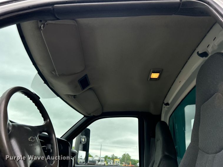 image for item EG1506 2007 Chevrolet  C6500 dump truck