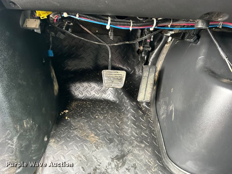 image for item EG1506 2007 Chevrolet  C6500 dump truck