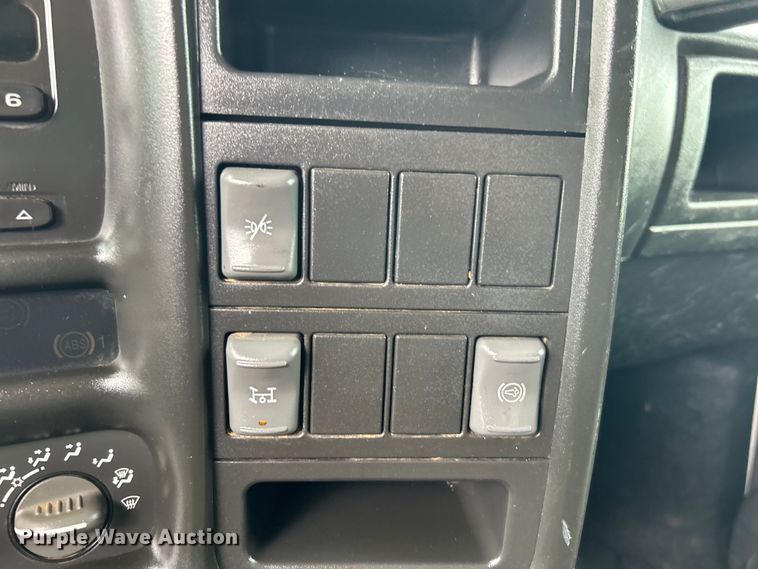 image for item EG1506 2007 Chevrolet  C6500 dump truck