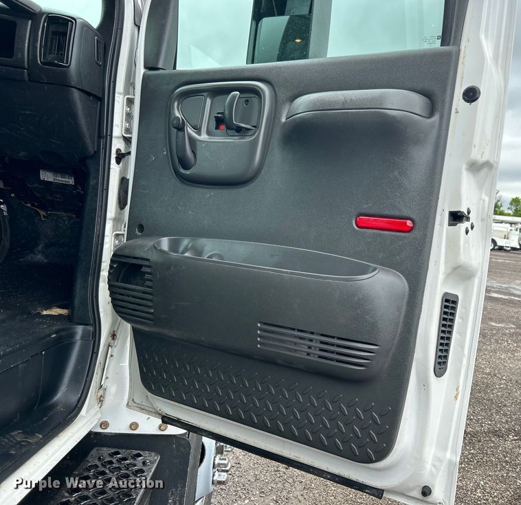 image for item EG1506 2007 Chevrolet  C6500 dump truck