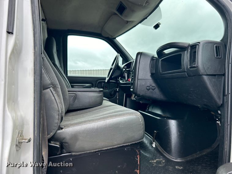 image for item EG1506 2007 Chevrolet  C6500 dump truck