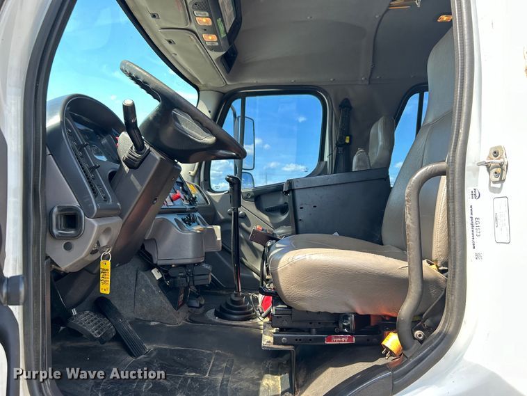 image for item EG1573 2012 Freightliner  Business Class M2 utility / service truck