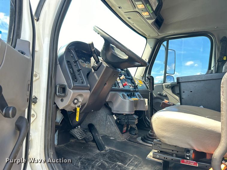 image for item EG1573 2012 Freightliner  Business Class M2 utility / service truck