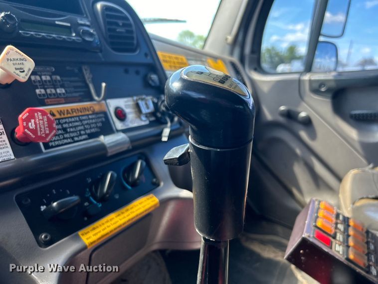 image for item EG1573 2012 Freightliner  Business Class M2 utility / service truck