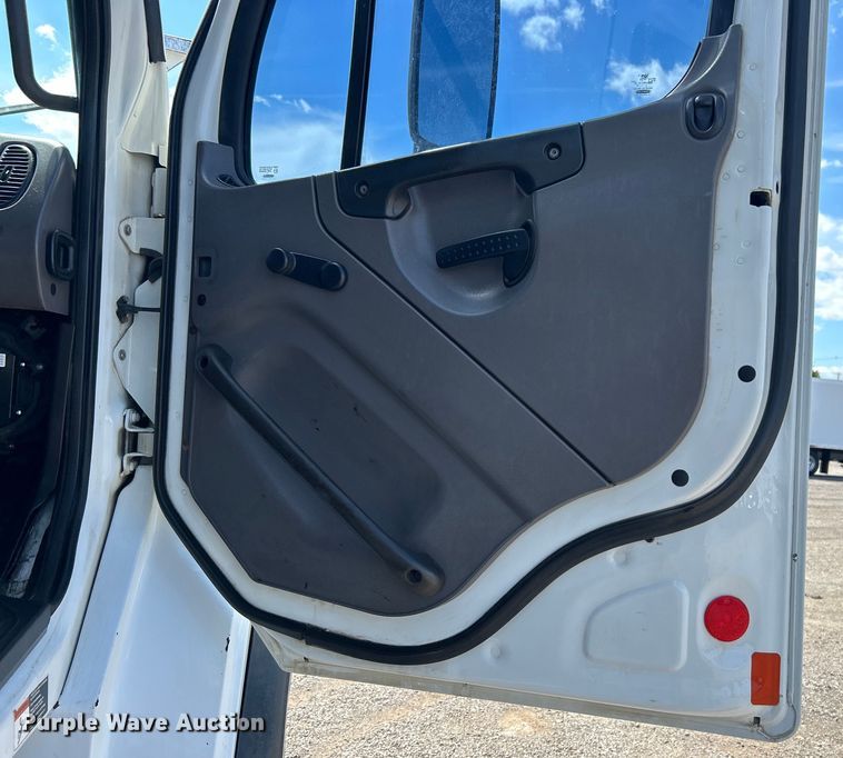 image for item EG1573 2012 Freightliner  Business Class M2 utility / service truck