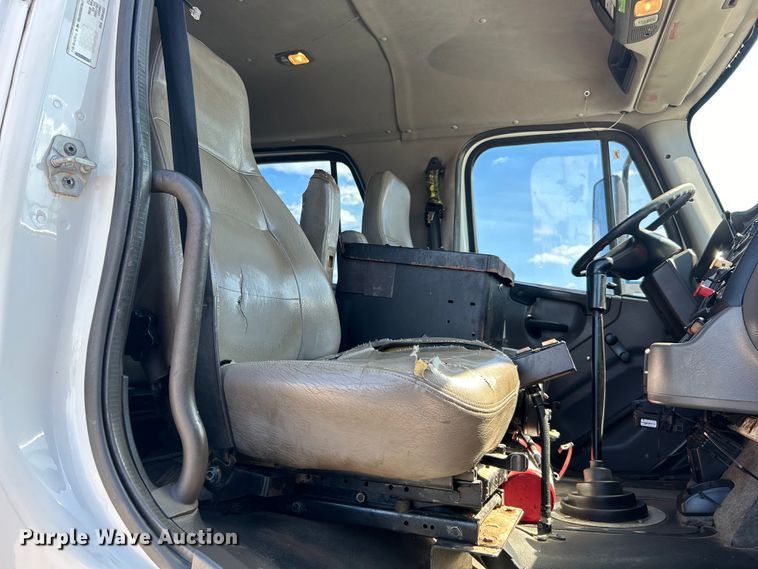 image for item EG1573 2012 Freightliner  Business Class M2 utility / service truck