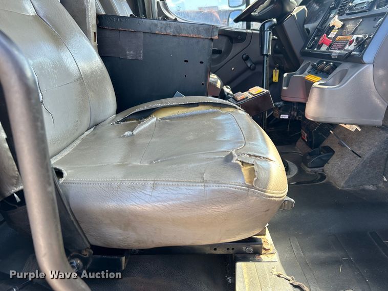 image for item EG1573 2012 Freightliner  Business Class M2 utility / service truck